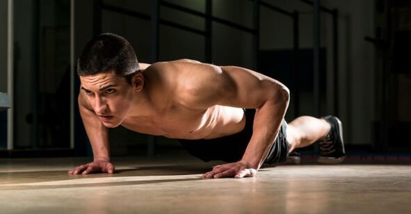 Paul Push -Ups - Exercices nécessaires à l'ostéochondrose de la région thoracique